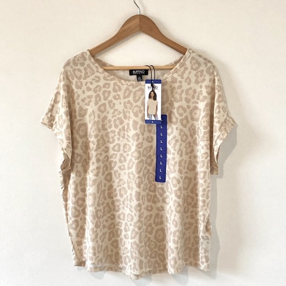 Buffalo David Bitton Tops - BNWT Buffalo Women's Soft Animal Print T Shirt Top Size Large